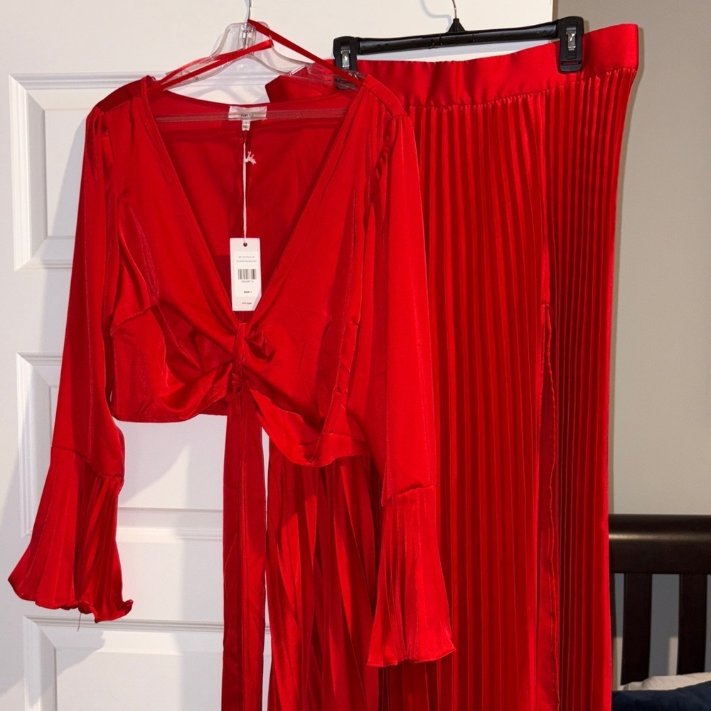 Fashion to Figure Red Pleated Maxi Skirt Set - Picture 5 of 6